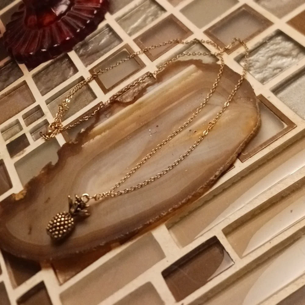 Pinapple Goldtone necklace